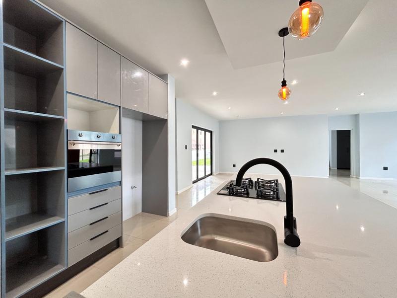 5 Bedroom Property for Sale in Melodie North West
